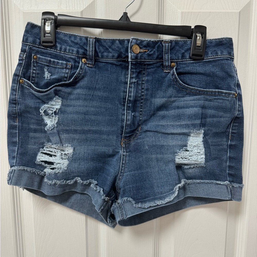 Blue Spice distressed denim shorts size 11
